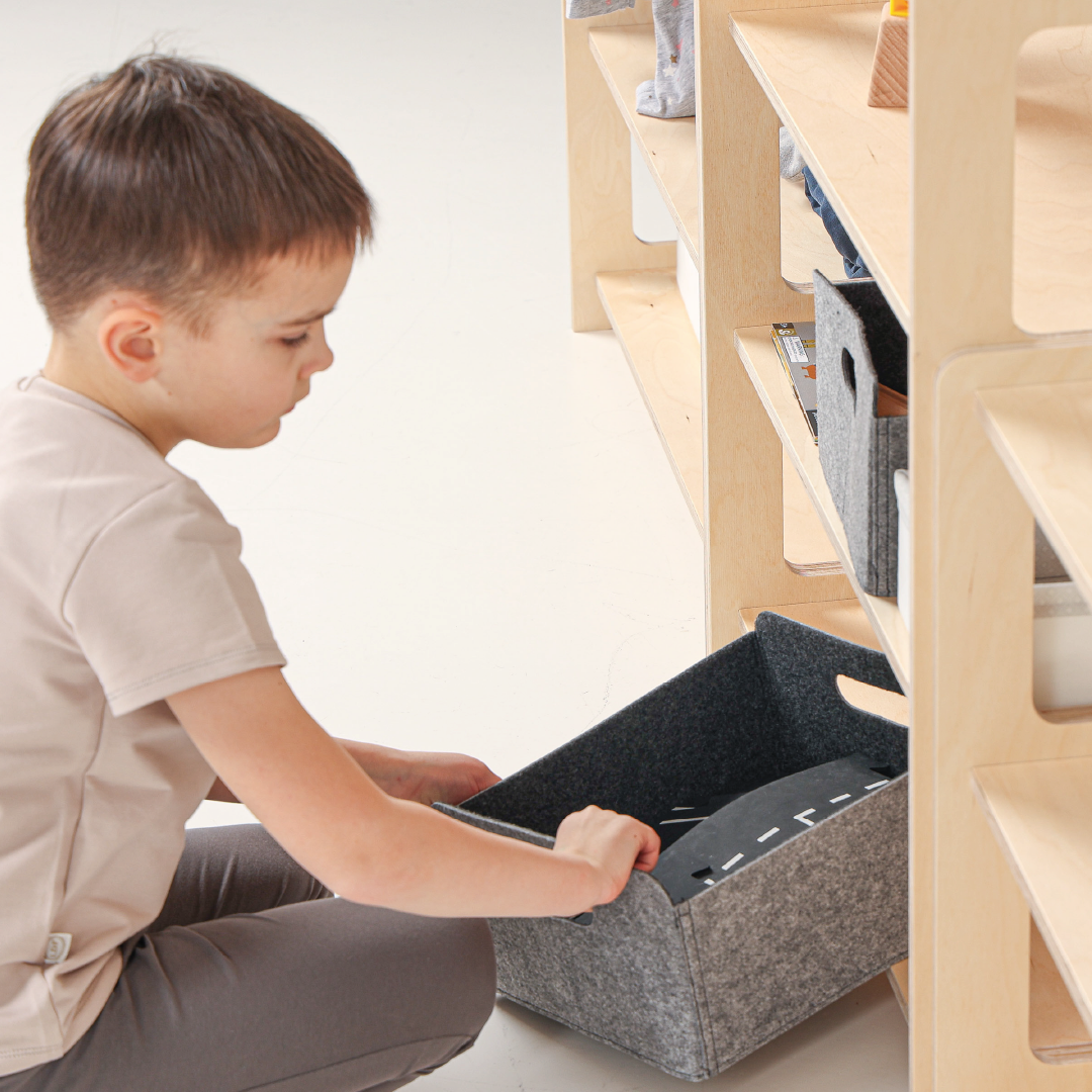 Montessori shelf Corner - KateHaa